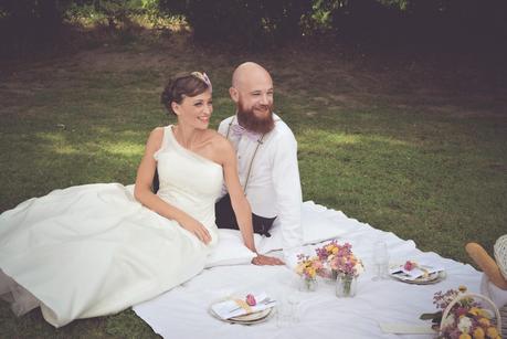 LOVE IS A VINTAGE CHIC WEDDING PIC-NIC