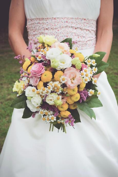 LOVE IS A VINTAGE CHIC WEDDING PIC-NIC