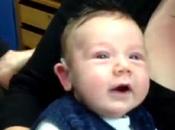 Bimbo sordo dalla nascita sente prima volta voce della mamma (VIDEO)