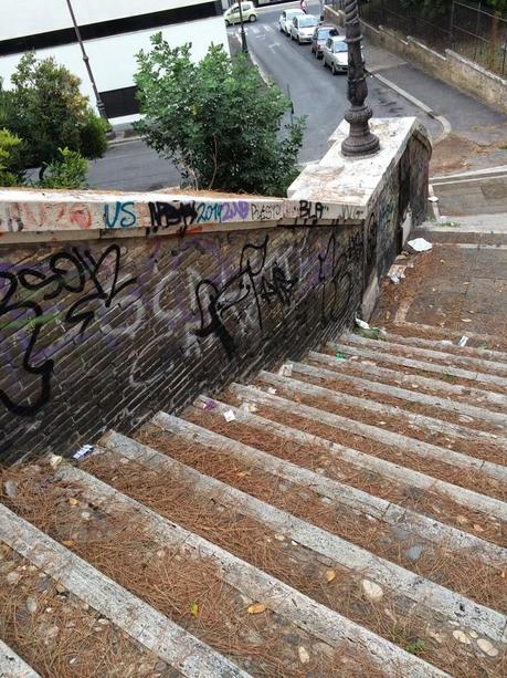 Colle Oppio. Guardate le foto perché questo è ciò che a Roma consideriamo un quartiere di lusso. Per davvero!