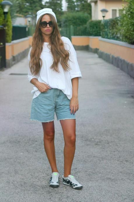 lovehandmade fashion blog_barbara valentina grimaldi_premiere beanies_spektre sunglasses_white maxi tee asos_jeans shorts_onitsuka tiger mexico 66 animalier