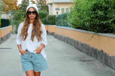 lovehandmade fashion blog_barbara valentina grimaldi_premiere beanies_spektre sunglasses_white maxi tee asos_jeans shorts_onitsuka tiger mexico 66 animalier