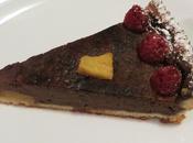 Torta alla crema cioccolato, ananas lamponi