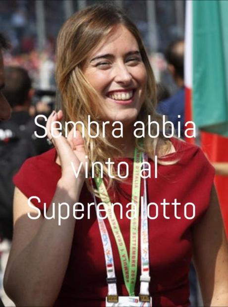 Maria Elena Boschi ride sempre beata