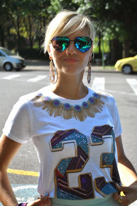 outfit gonna a ruota e t-shirt outfit gonnaa ruota verde acqua outfit gonnaa ruota turchese outfit tee trend orecchini majique scarpe il laccio occhiali con lenti a cuore maglia tee trend con il numero 23 stampato e maxi collana disegnata abbinamenti gonna e t-shirt outfit gonna e t-shirt outfit gonna e tacchi outfit estivi outfit estate 2014 outfit estivi ragazza outfit settembre 2014 outfit round skirt outfit t-shirt and skirt majique jewels majique london earrings majique fashion bloggers italy fashion blogger italiane fashion lookbook street style street style round skirt street style gonna a ruota street style t-shirt outfit mariafelicia magno fashion blogger di colorblock by felym outfit di colorblock by felym fashion blog di mariafelicia magno fashion blogger bionde milano smalto azzurro