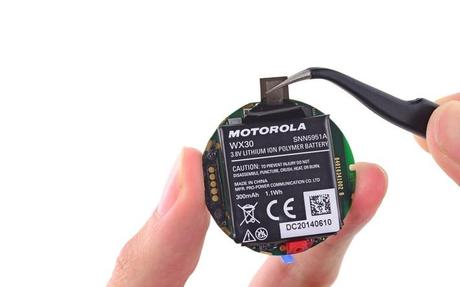 Motorola dà spiegazioni sulla batteria del Moto 360