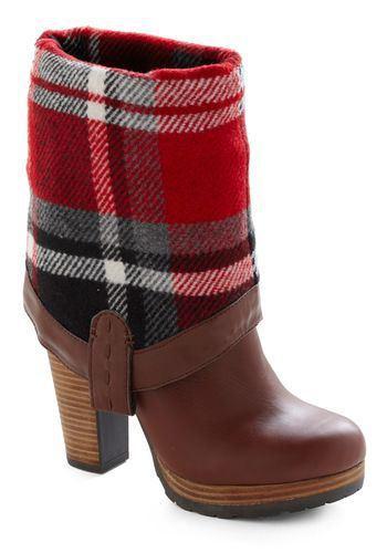 In plaid I believe… Modcloth -stivaletti risvoltati in plaid... superb!