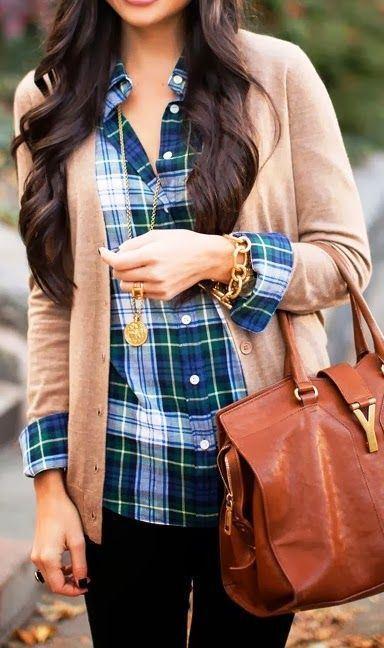 In plaid I believe… ..o con un maglioncino tinta unita sopra, che fa molto bon-ton girl