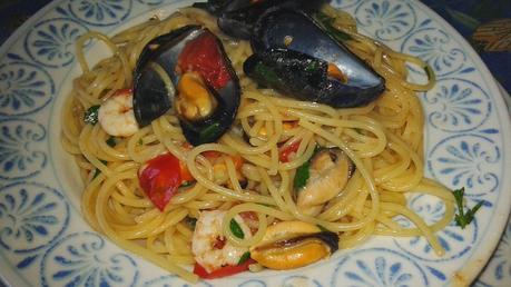 SPAGHETTI COZZE e GAMBERETTI