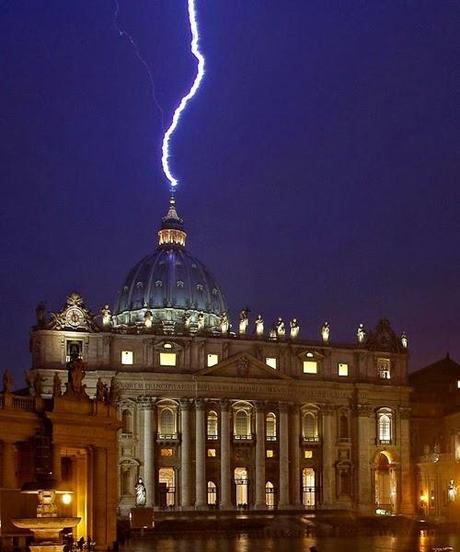 I Giorni della Gallina Nera: La Papessa e  l'Apocalisse di Roma