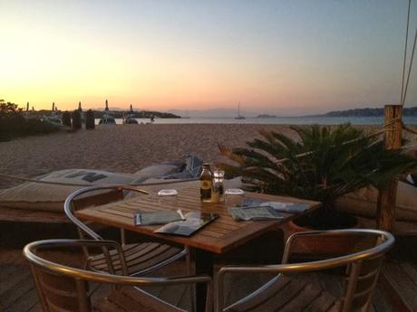 A Porto Pollo cenetta in spiaggia al Tiki Beach!