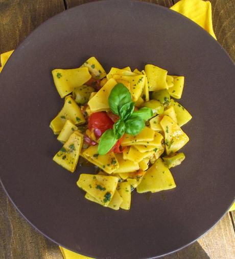 Pasta con melanzane, peperoni e...quel piccolo tocco in più