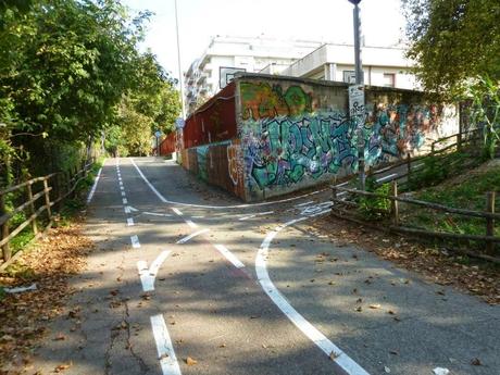 Ma quale sindaco ciclista!? Le ciclabili sono luoghi semplicemente horror, anche complicati da raccontare per come sono ridotti. Ecco tante foto da Montesacro