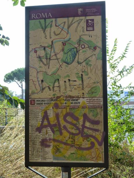 Ma quale sindaco ciclista!? Le ciclabili sono luoghi semplicemente horror, anche complicati da raccontare per come sono ridotti. Ecco tante foto da Montesacro