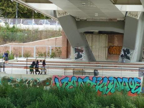 Ponte della Musica. Ecco le condizioni vergognose in cui versa la bella infrastruttura da poco inaugurata al quartiere Flaminio