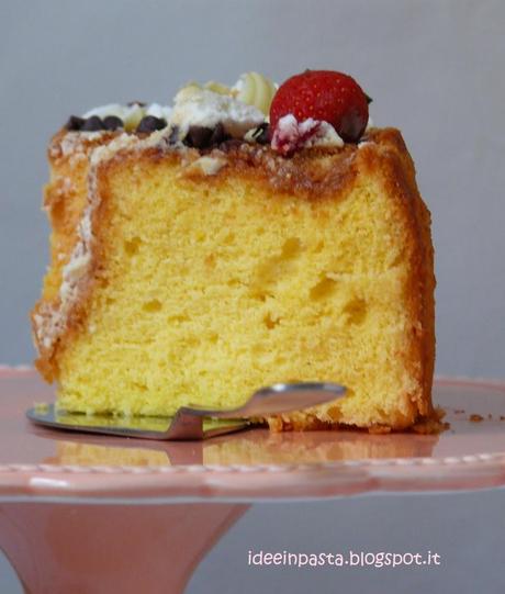 Chiffon Cake con Caramello Salato, Fragole e Panna