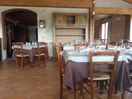 Le promesse matrimoniali di Fede e Squalo presso La Cascina