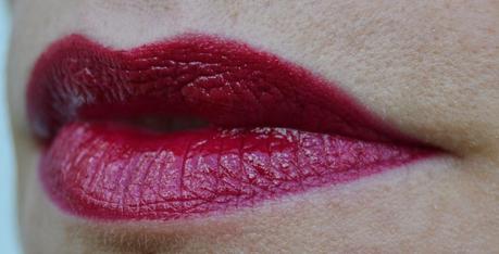Makeup Forever Rossetto Rouge Artist Intense 46 (satin bordeaux red) Swatches