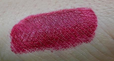 Makeup Forever Rossetto Rouge Artist Intense 46 (satin bordeaux red) Swatches