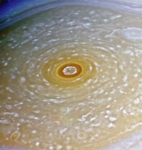 Saturn's hexagon gif-movie taken on September 10, 2014 (red, grn, cb3 filters)