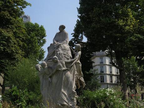 Parigi - Place du Général Catroux  ovvero la piazza dei tre Dumas