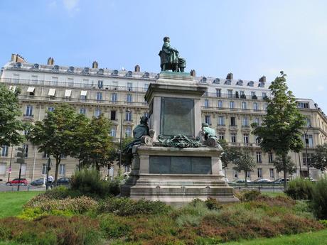 Parigi - Place du Général Catroux  ovvero la piazza dei tre Dumas