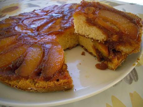 TORTA ALLE PESCHE E CARAMELLO