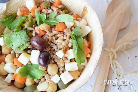 Insalata di Farro con Ceci Tonno e Verdure