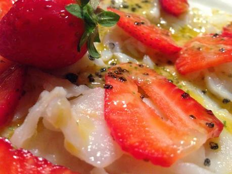 CARPACCIO DI BACCALA' ALLE FRAGOLE