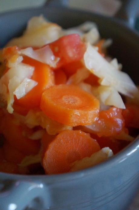 Verza e Carote in Agrodolce con Cubo di Riso Basmati, Bresaola e Tarassaco