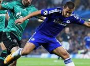 Huntelaar rovina serata Mou: Chelsea solo Schalke