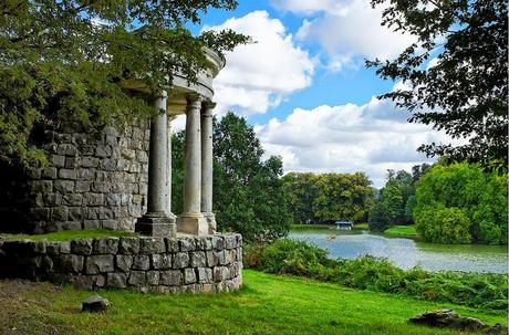 http://www.gardenvisit.com/garden/ermenonville_parc_jean-jacques_rousseau