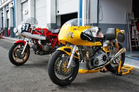 Norton Commando 897 by Norton Yellow Peril Team @ Bol d'Or Classic 2014