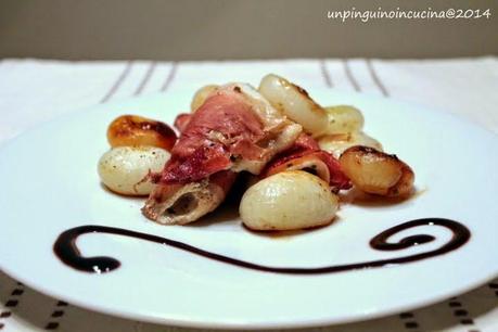 Rotolini di platessa allo speck con cipolline