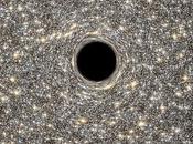 piccola galassia grande buco nero