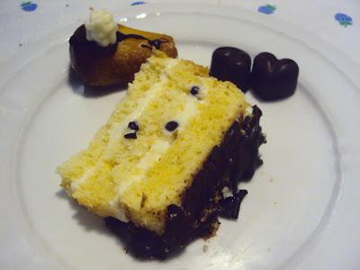 Millefoglie babà crema ricotta gocce cioccolata 