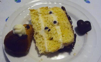 Millefoglie babà crema ricotta gocce cioccolata 