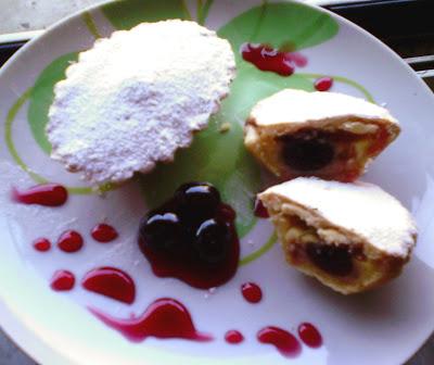 Bucchinotto del Cavalcanti, pasticcino crema e amarena dei giorni nostri.