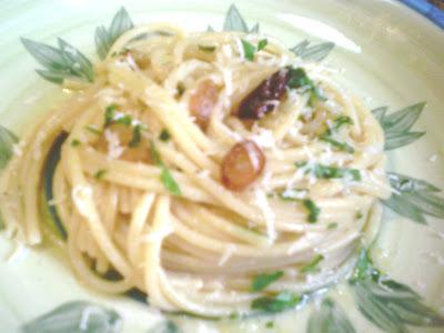 vermicelli aglio e uoglio  ( aglio e olio )