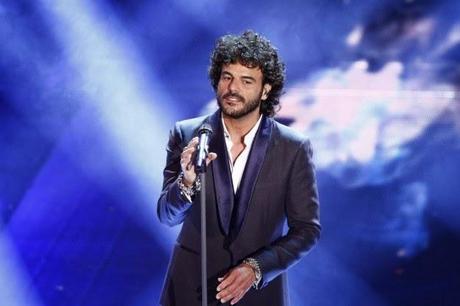 Francesco Renga presenta il nuovo singolo A un isolato da te