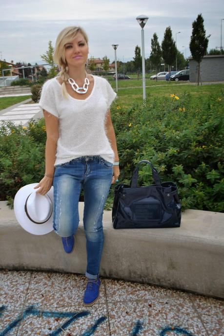 outfit casual jeans e tshirt tshirt con pelo outfit scarpe stringate maschili outfit borsalino outfit gioielli majique anello luca barra outfit estivi casual outfit settembre 2014 outfit estivi fashion blogger italiane fashion blogger bionde fashion blogger milano mariafelicia magno fashion blogger outfit di mariafelicia magno fashion blogger di colorblock by felym outfit di mariafelicia magno come abbinare le scarpe stringate abbinamenti scarpe stringate outfit borsalino street style settembre 2014 lookbook lookbook settembre 2014  gioielli majique majique gioielli collana majique treccia laterale acconciature treccia laterale il centimetro bracciale il centimetro orsa armani jeans blu