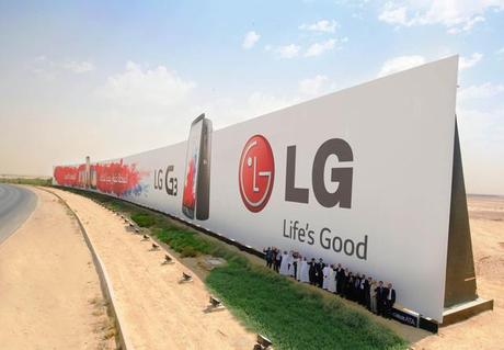 LG ce l'ha grande... il cartellone pubblicitario!