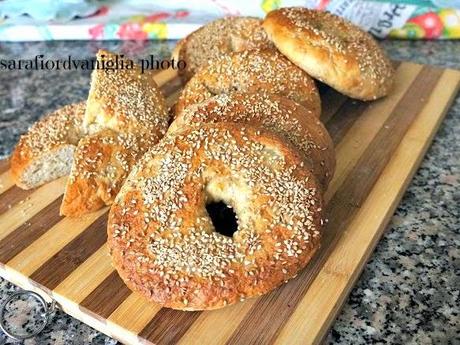 Bagels homemade con origano e sesamo