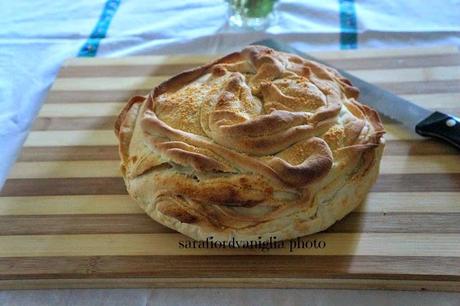 Focaccia sfogliata con pancetta coppata e parmigiano