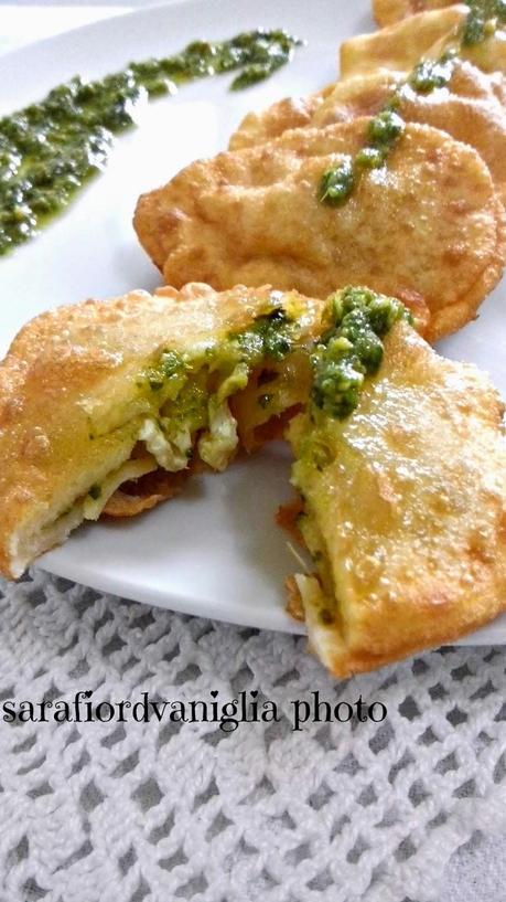 Tortelli fritti con Brie e pesto alla genovese