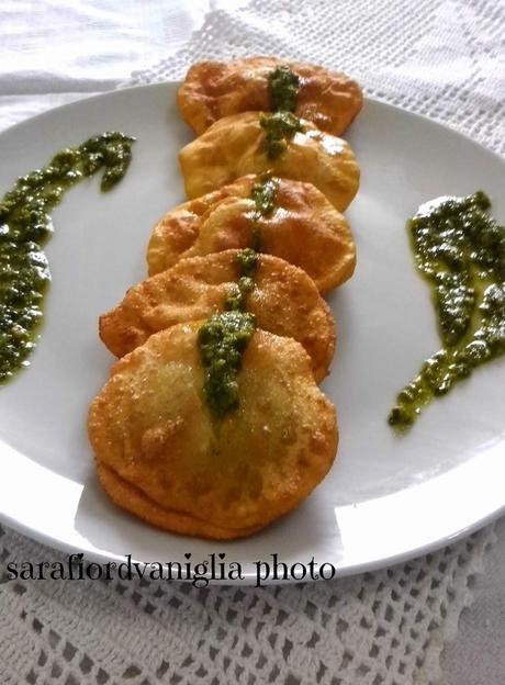 Tortelli fritti con Brie e pesto alla genovese