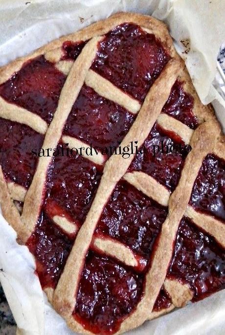 Crostata integrale con confettura di fragole homemade