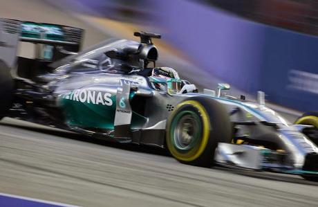 GP Singapore : Hamilton in Pole al cardiopalma! Secondo Rosberg, 5° Alonso