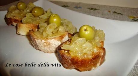 Crostini con cipolla