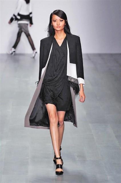 London Fashion Week 2014| Day 1 Braganza-RS15-3032_oggetto_sfilata_430x620